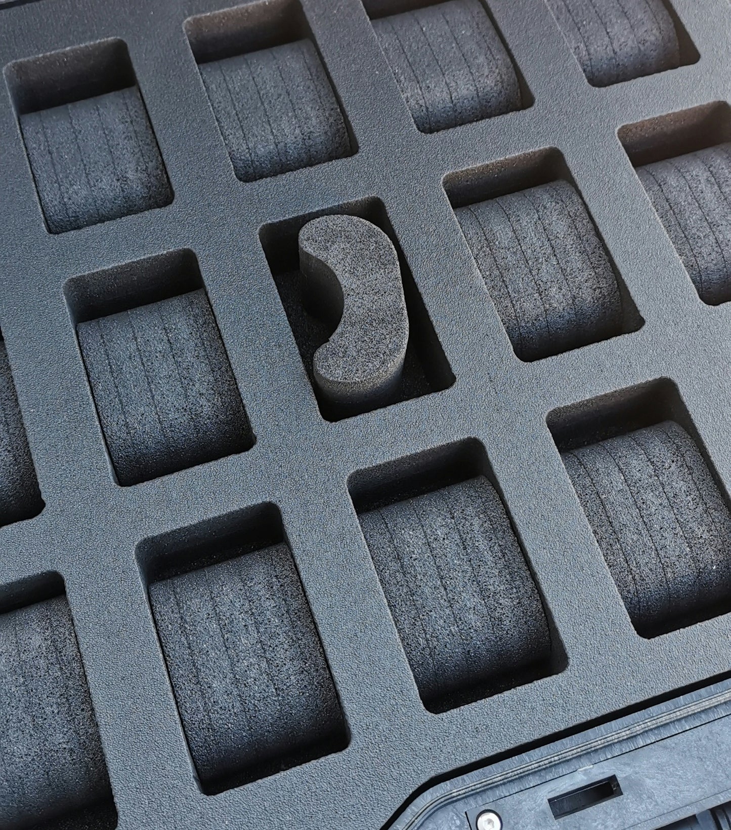 Valigia__baule__scatola__contenitore_per_18_orologi_basato_su_Peli_1495