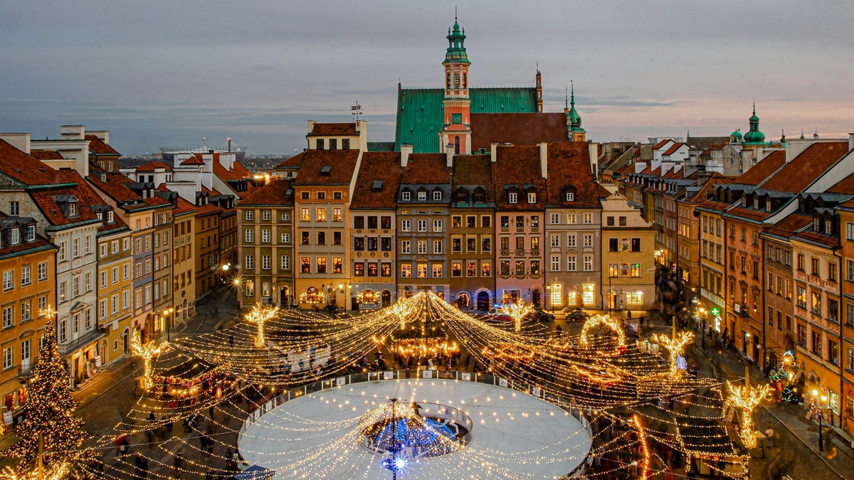 12 Christmas Markets in Europe Worth the Flight (and How to Pack for −10 °C) 🎄