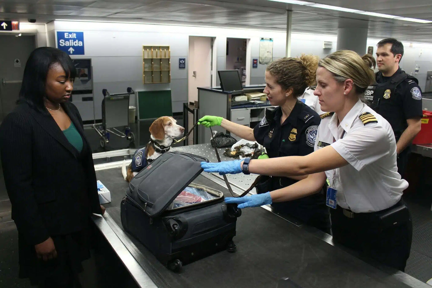 Prohibited_Items_In_Hand_Baggage_A_Guide