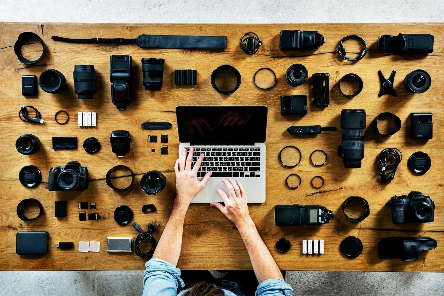 curated-lifestyle-9w8zpIs5I7M-unsplash