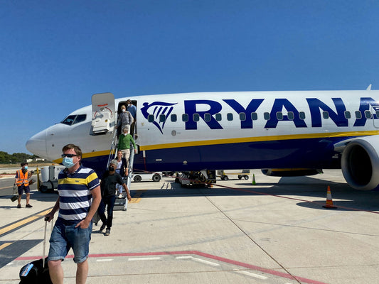 dimensions of suitcase for Ryanair