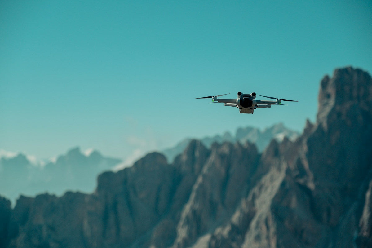 strong_mountain_wind_affecting_drone_flight