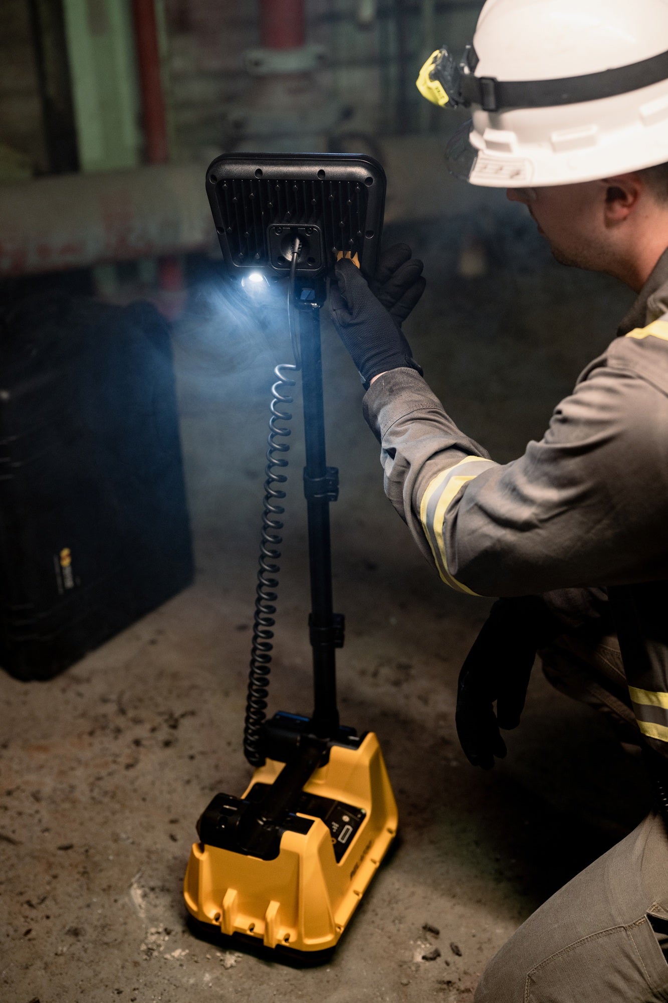 Iluminacion_Portatil_Peli_9730