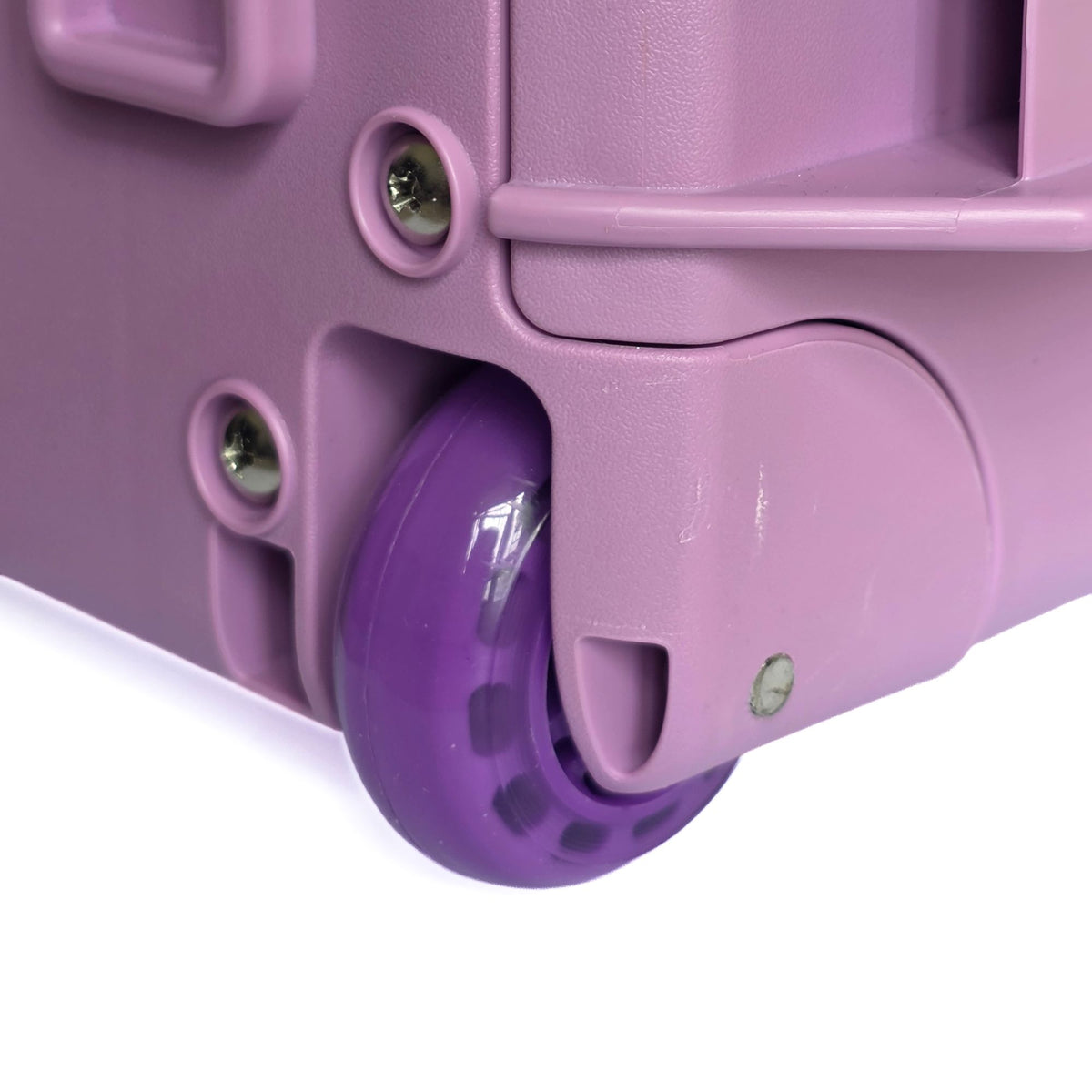 Coloured replacement rubber wheels for Peli Air cases – aftermarket 60 mm wheels, detail view