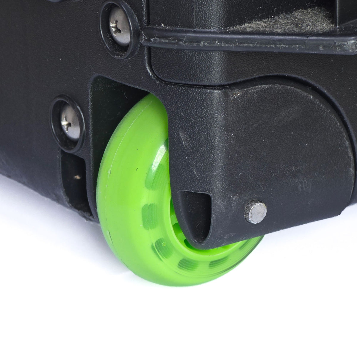 Coloured replacement rubber wheels for Peli Air cases – aftermarket 60 mm wheels, detail view