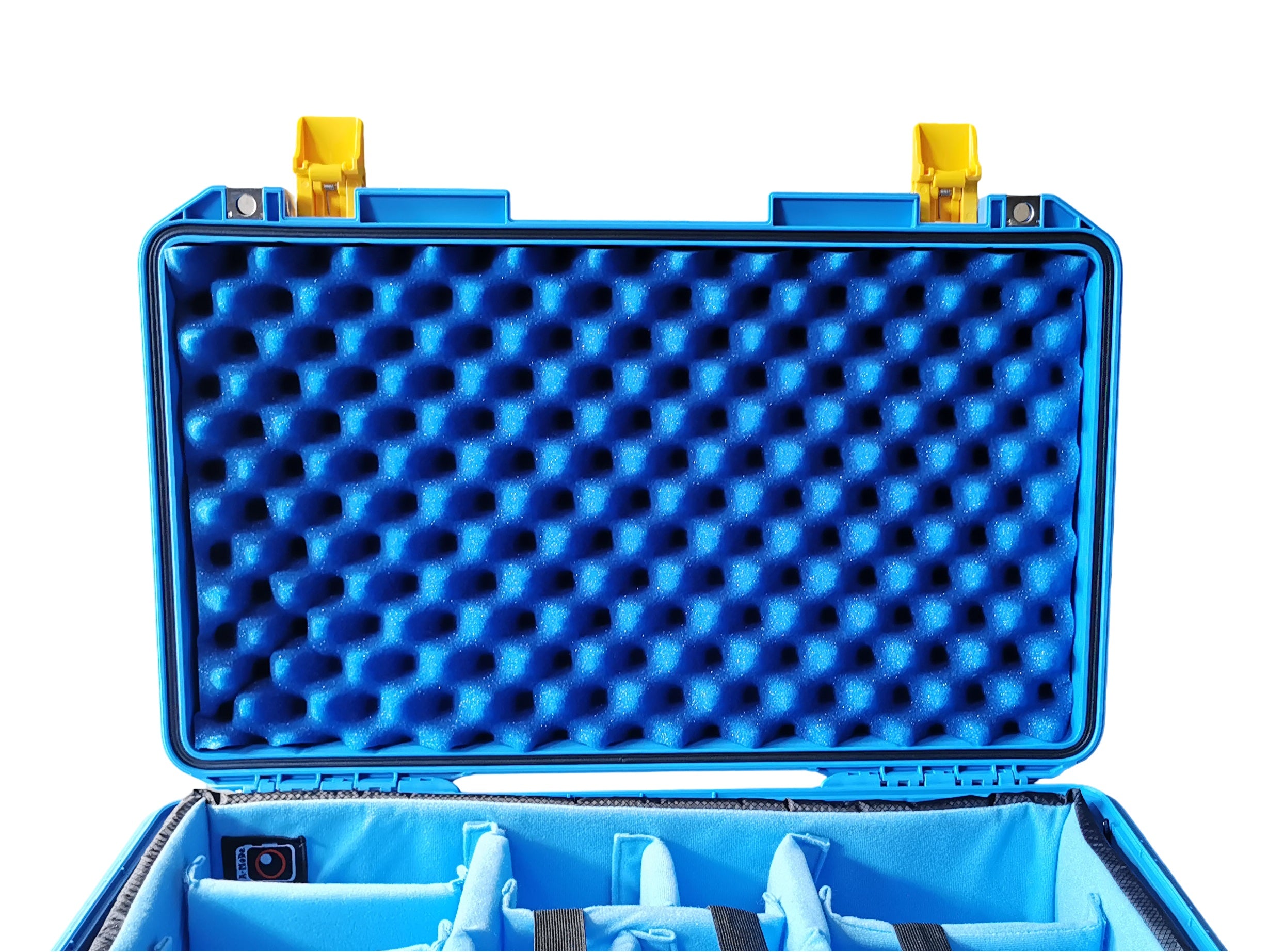 mousse_de_couvercle_bleue_pour_valise_Peli