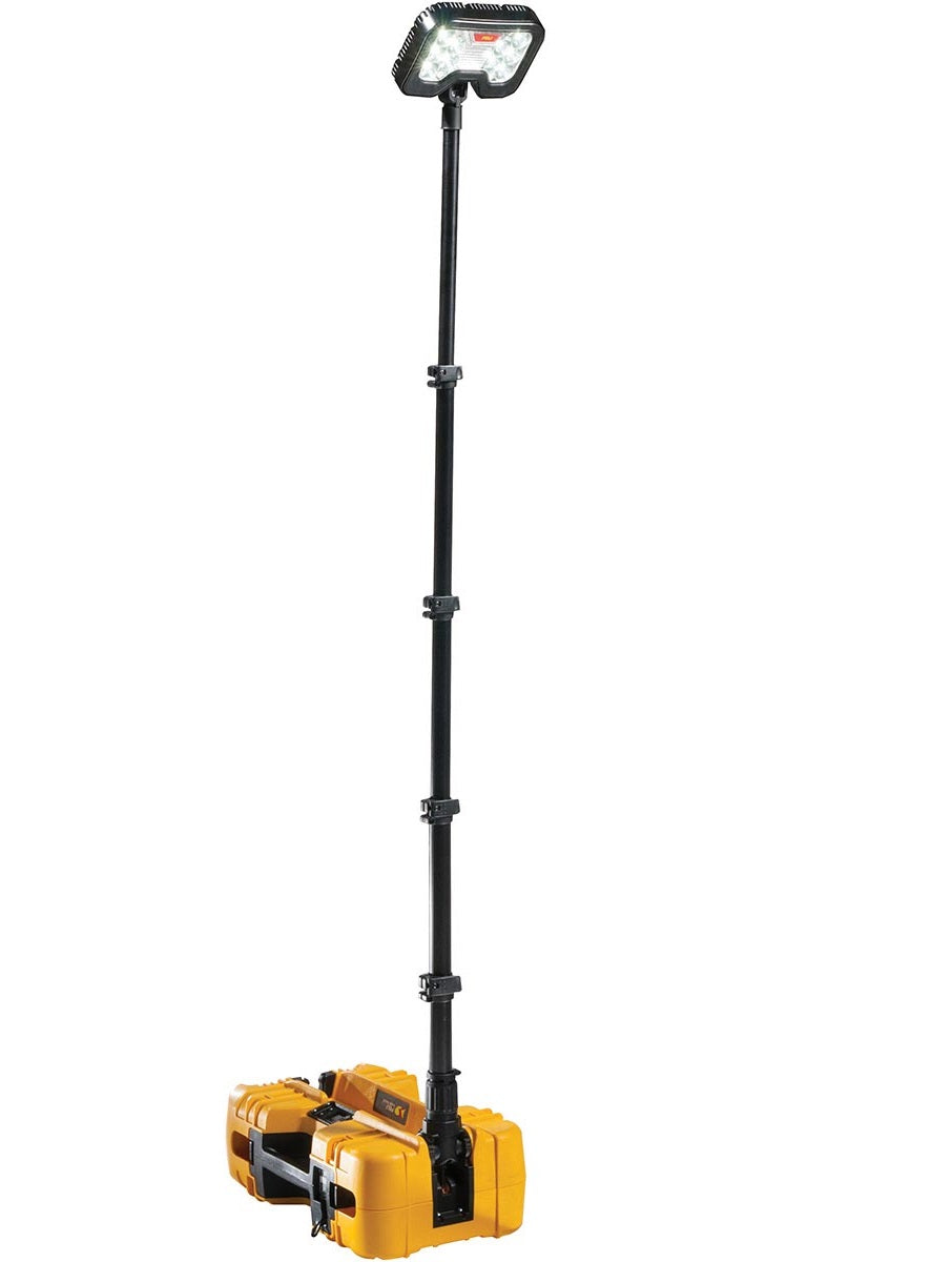 LED flomlys PELI RALS 9490 med et sammenklappeligt mast