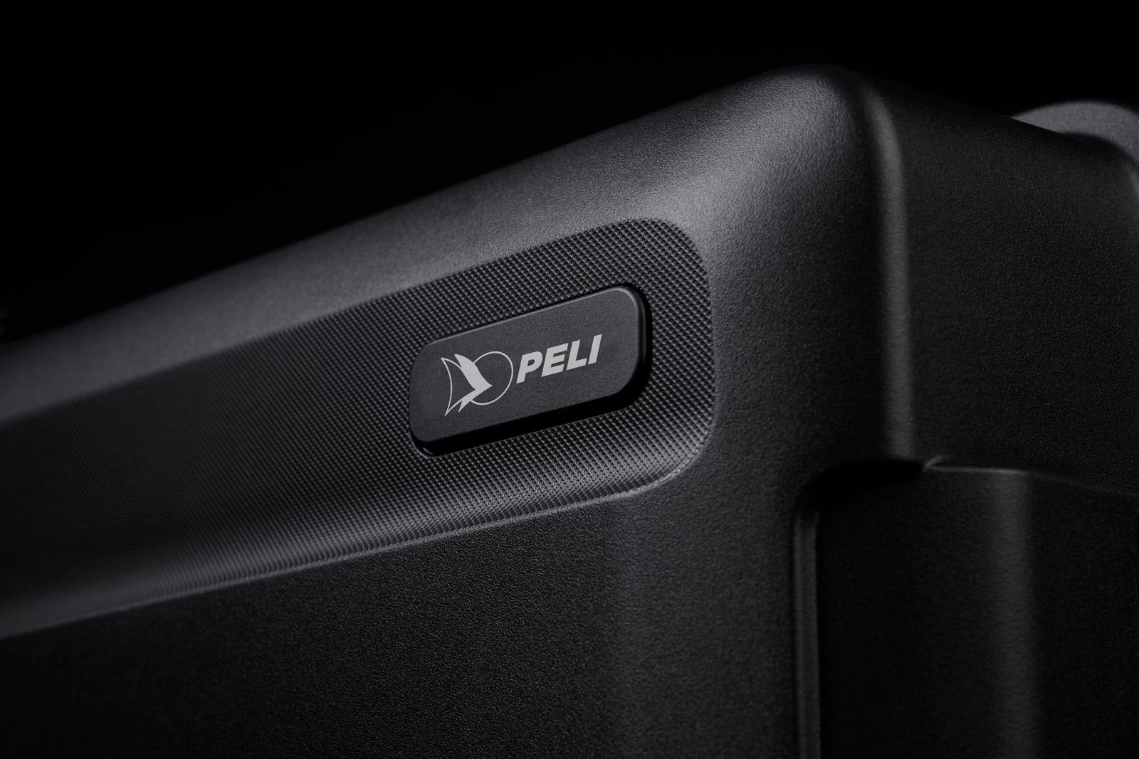 peli-atx-hc22-must-reisikohver